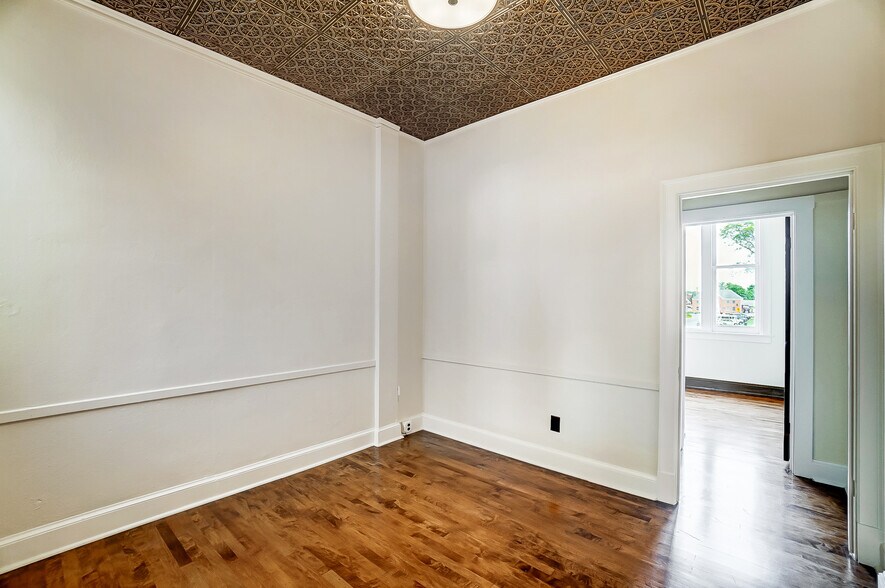 More Photos Of 9-11 N 3rd St, Newark Office For Lease