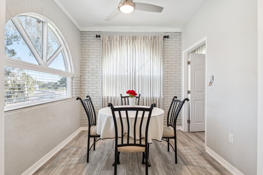 More Photos Of 17425 7th St, Montverde Office For Sale