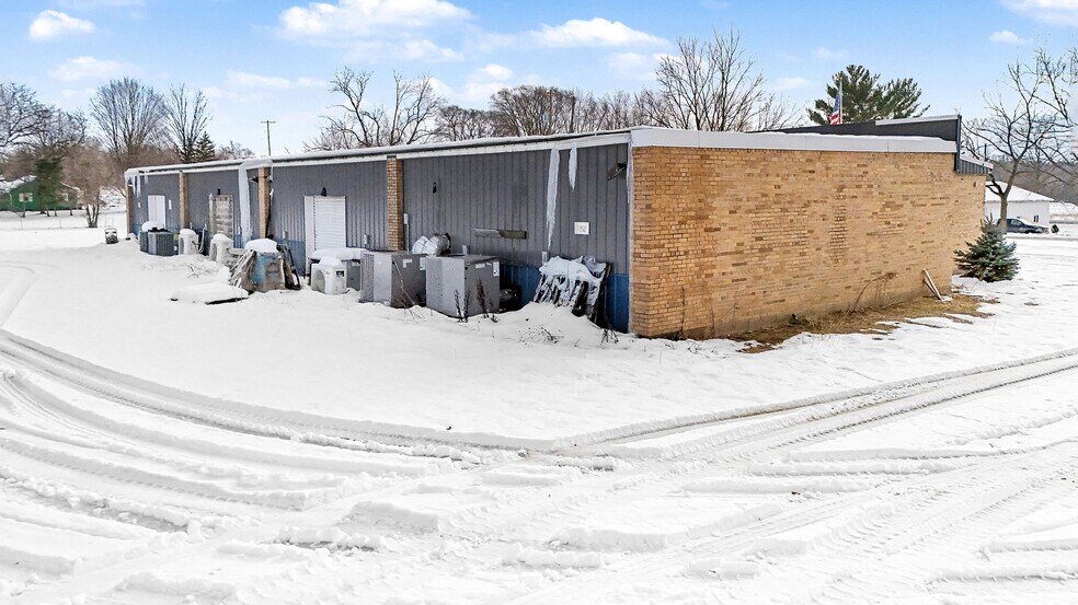 More Photos Of 2565 111th Ave, Allegan Office For Sale