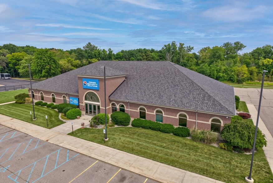 More Photos Of 2305 S Center Rd, Burton Office For Sale