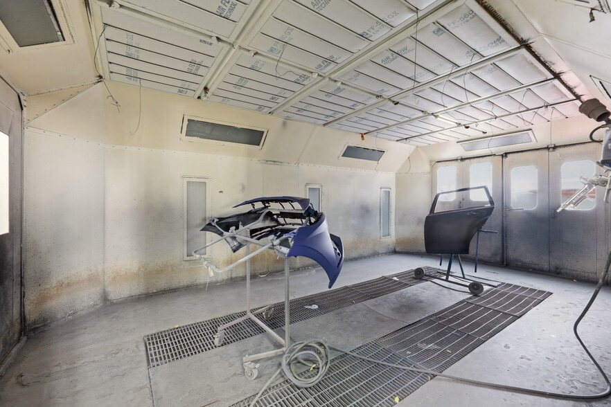 More Photos Of 13036 Lake City Way NE, Seattle Auto Dealership For Sale