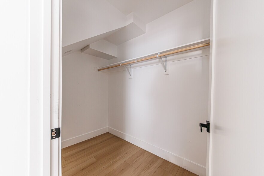 More Photos Of 13461 Beach Ave, Marina Del Rey Multifamily For Sale