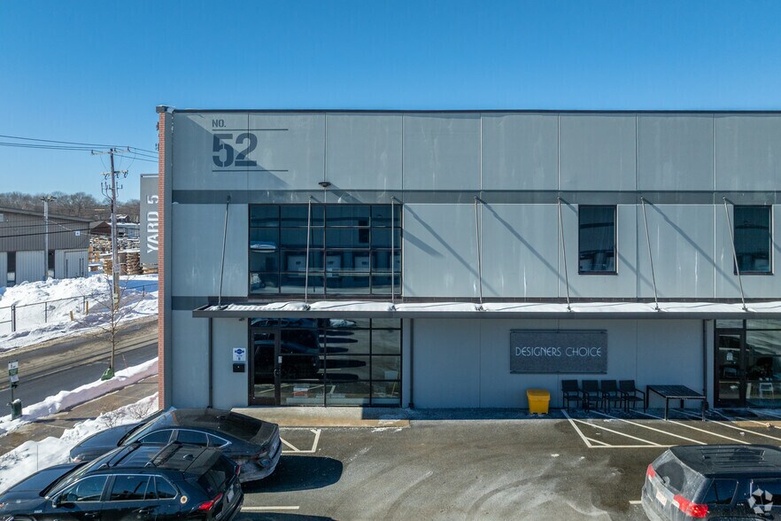 More Photos Of 52 Industrial Dr, Hyde Park Unknown For Lease