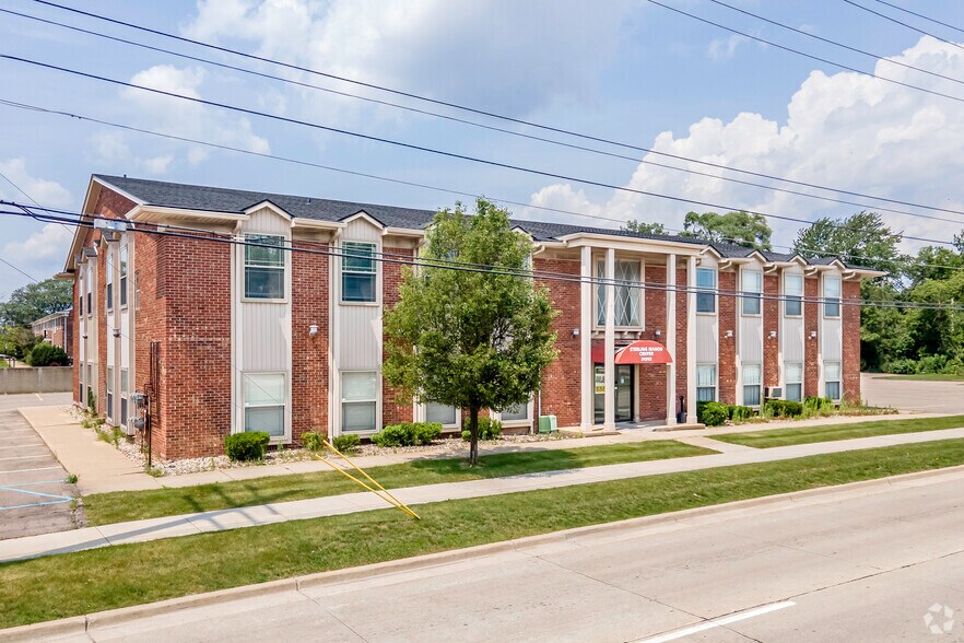 More Photos Of 39393 Van Dyke Ave, Sterling Heights Office For Lease