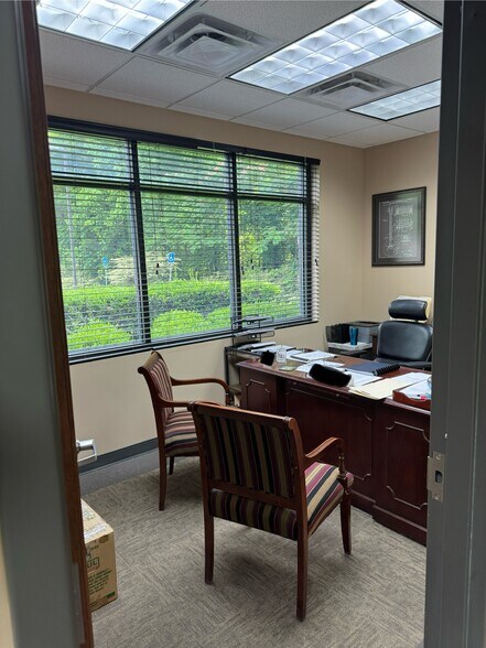 More Photos Of 1512 Alex Dr, Irondale Office For Lease