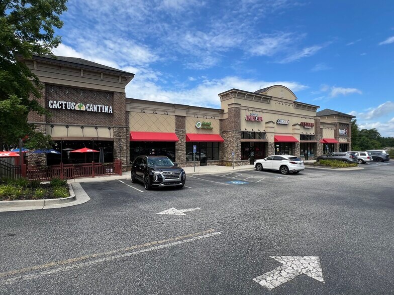 More Photos Of Shops at North Point, Alpharetta Freestanding For Lease