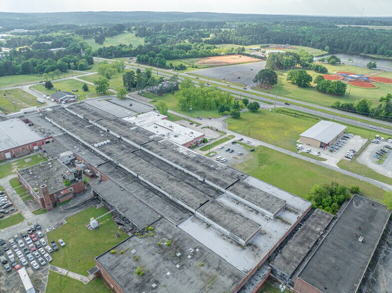 More Photos Of 60 Highway 22, Milledgeville Showroom For Sale