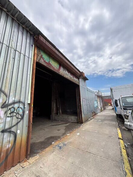 More Photos Of 220 Stewart Ave, Brooklyn Industrial For Lease