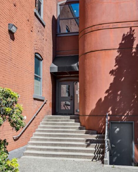 More Photos Of 101 E 26th St, Tacoma Office For Sale