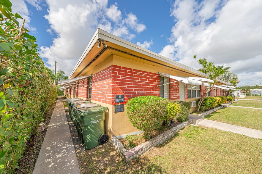 More Photos Of 112 NW 10th St, Homestead Apartments For Sale