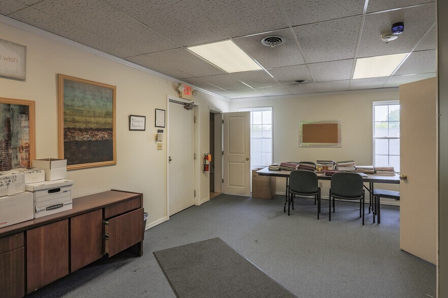 More Photos Of 5830 N High St, Worthington Office For Lease