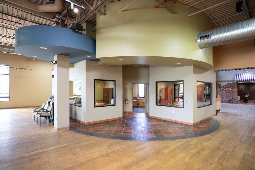 More Photos Of 5900 Mo-150 Hwy, Grandview Auto Dealership For Sale