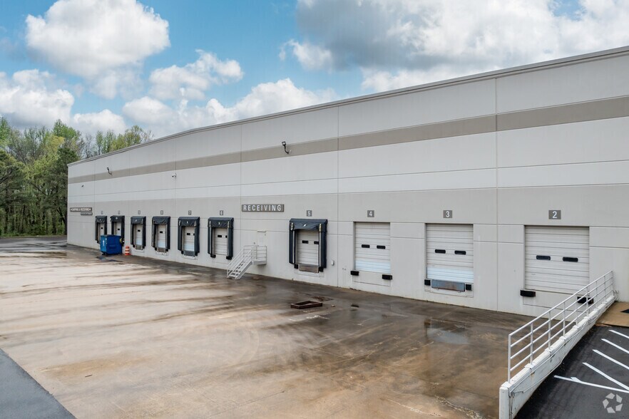 More Photos Of 4685-4715 Shelby Dr E, Memphis Distribution For Lease