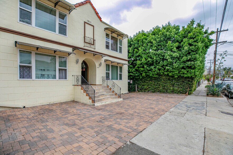 More Photos Of 1211 N Kenmore Ave, Los Angeles Apartments For Sale