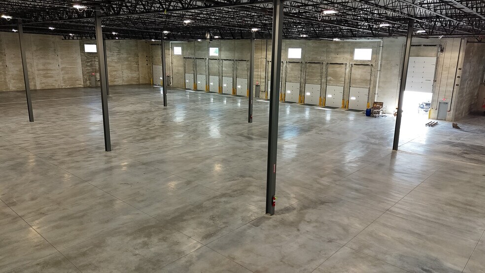 More Photos Of 2290 White Oak Cir, Aurora Warehouse For Lease