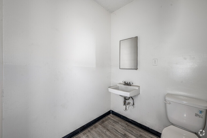 More Photos Of 12224 Garvey Ave, El Monte Unknown For Lease
