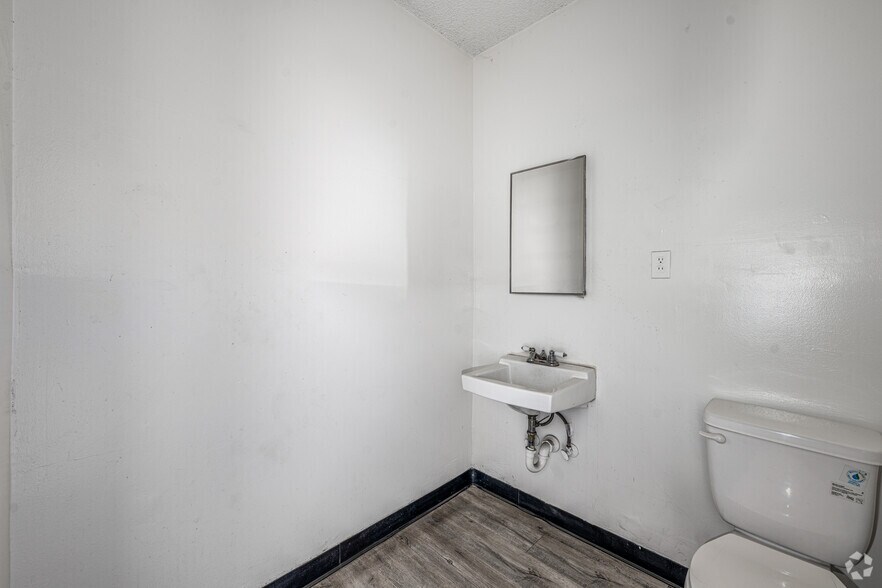 More Photos Of 12224 Garvey Ave, El Monte Unknown For Lease