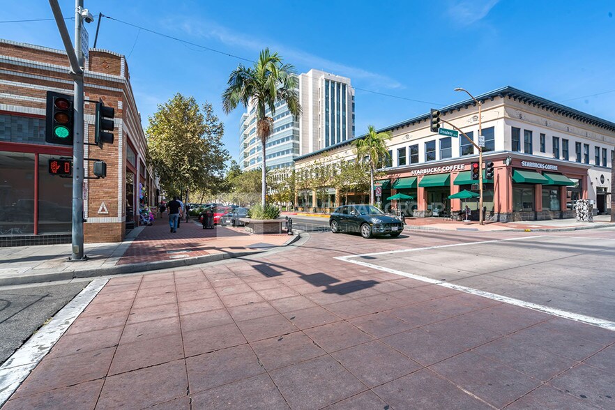 More Photos Of 302 W 4th St, Santa Ana Storefront Retail Office For Sale