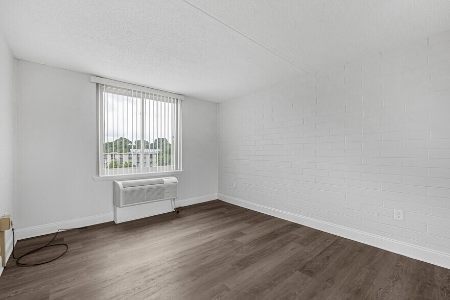 More Photos Of 1100 W Godfrey Ave, Philadelphia Apartments For Sale