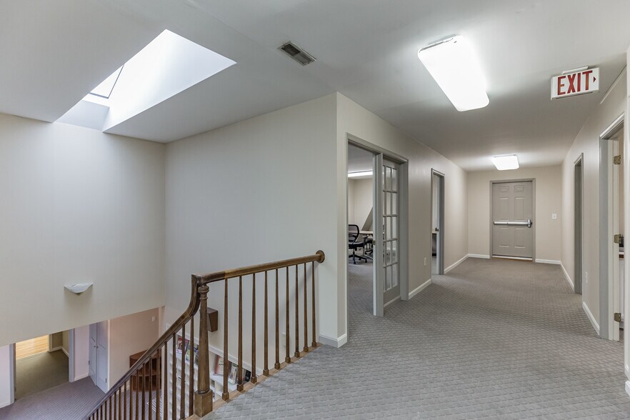 More Photos Of 10425 Southern Maryland Blvd, Dunkirk Medical For Lease