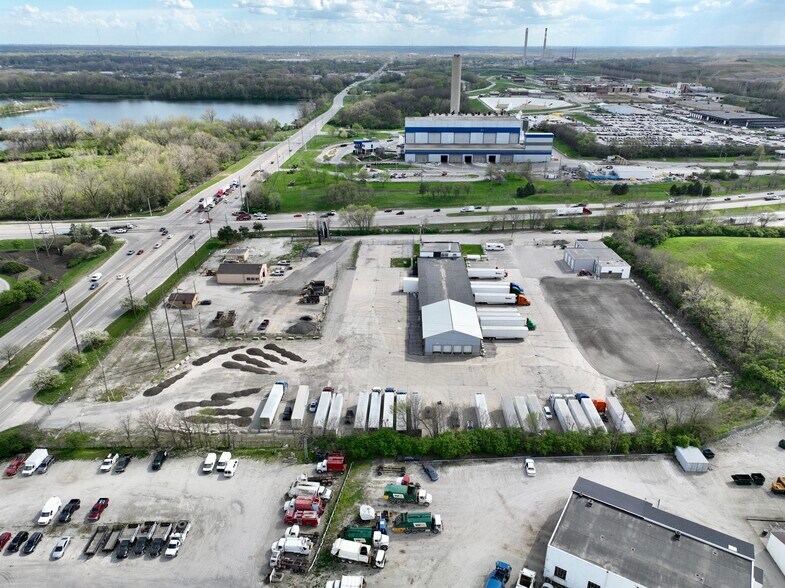 More Photos Of 1560 W Raymond St, Indianapolis Truck Terminal For Lease