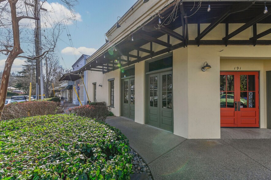 More Photos Of 191 Main St, Murphys General Retail For Sale