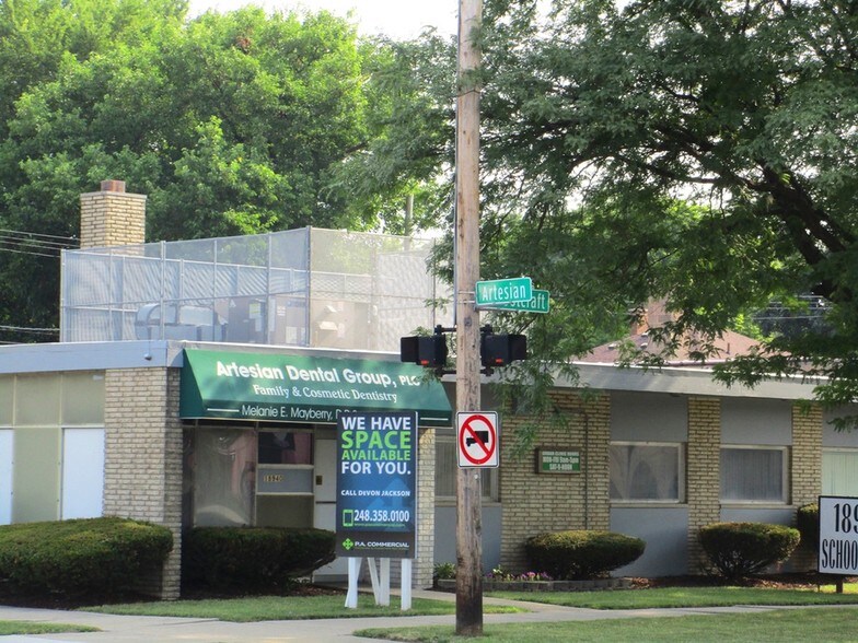 More Photos Of 18940 Schoolcraft, Detroit Medical For Lease