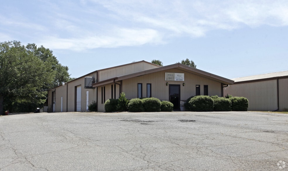 Primary Photo Of 24 Hampton Rd, Lyman Warehouse For Lease