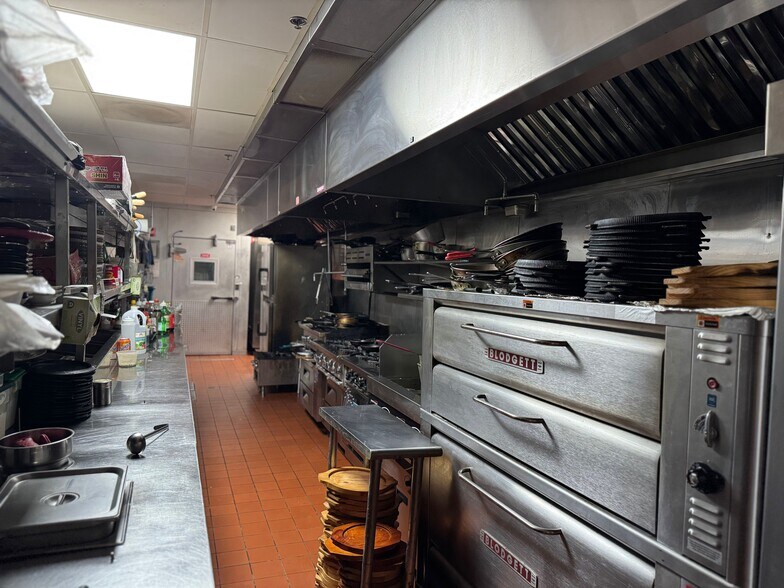 More Photos Of 4109 State Highway 121, Carrollton Restaurant For Lease