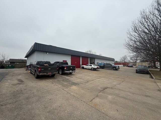 More Photos Of 12618-12620 E 31st St, Tulsa Freestanding For Sale