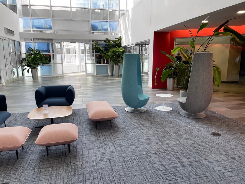More Photos Of 310 W Wisconsin Ave, Milwaukee Office For Lease