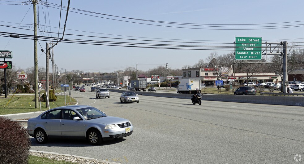 More Photos Of 950 State Rt 17, Ramsey Freestanding For Lease