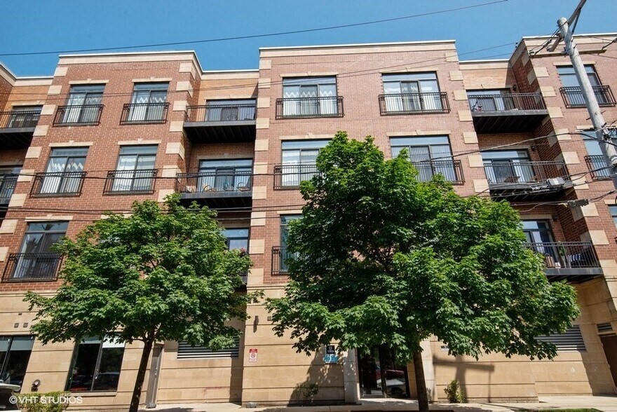 More Photos Of 4651 N Greenview Ave, Chicago Apartments For Lease