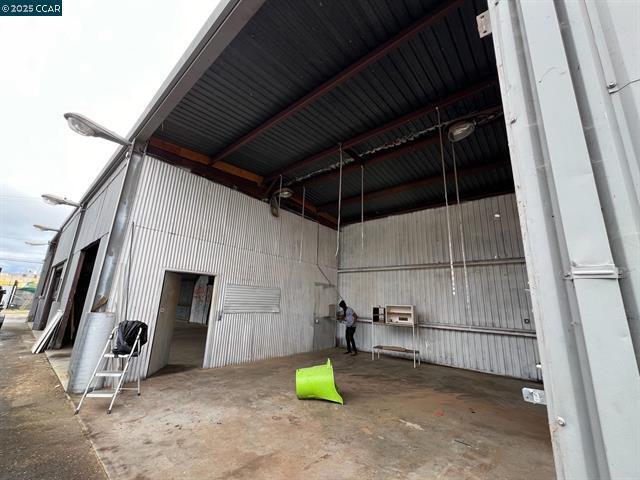 More Photos Of 1019 High St, Oakland Manufacturing For Lease