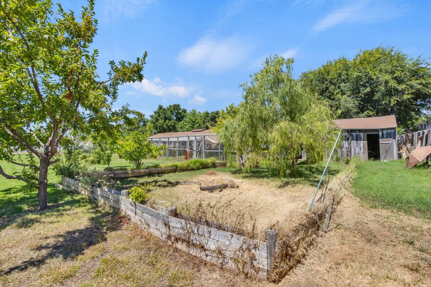 More Photos Of 9455 E Stockton Blvd, Elk Grove Specialty For Sale