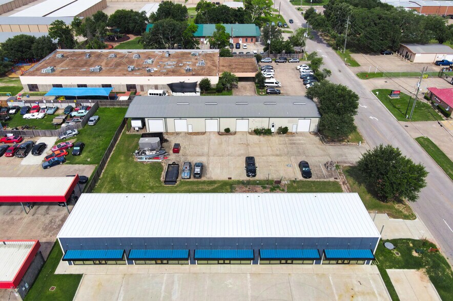 More Photos Of 5305 5th St, Katy Industrial For Sale