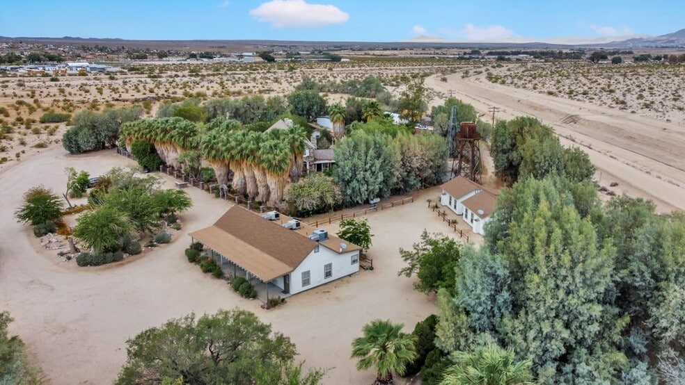 More Photos Of 74744 Joe Davis Dr, Twentynine Palms Hotel For Sale