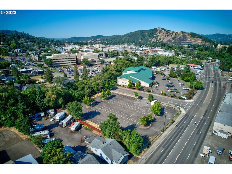 More Photos Of 0 DIAMOND LAKE blvd, Roseburg Land For Sale