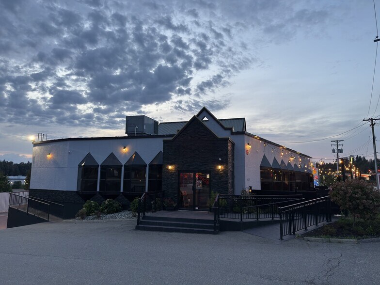 Primary Photo Of 1965 Sumas Way, Abbotsford Restaurant For Sale