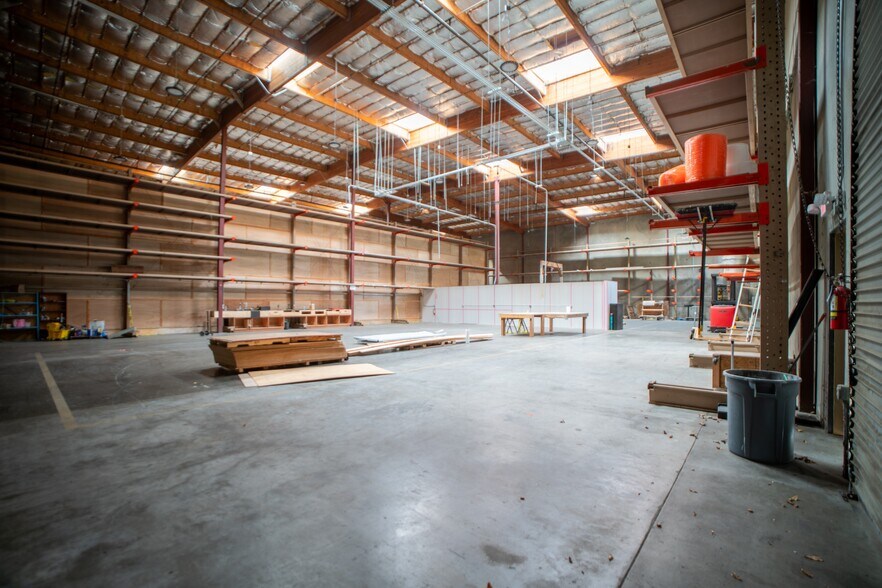 More Photos Of 1113 Del Paso Blvd, Sacramento Warehouse For Sale