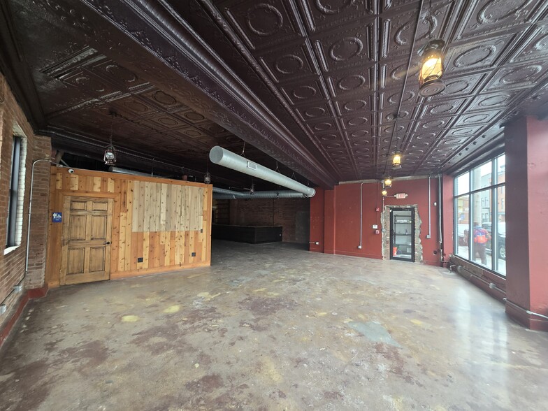 More Photos Of 4507 Lorain Ave, Cleveland Office For Lease