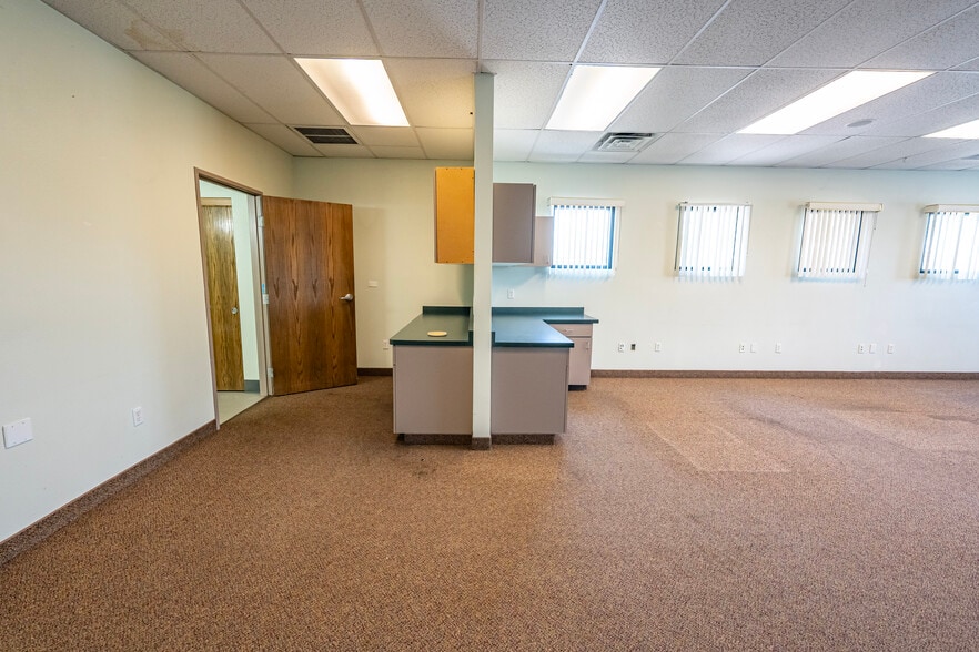 More Photos Of 3651 Highway 95, Bullhead City Bank For Lease