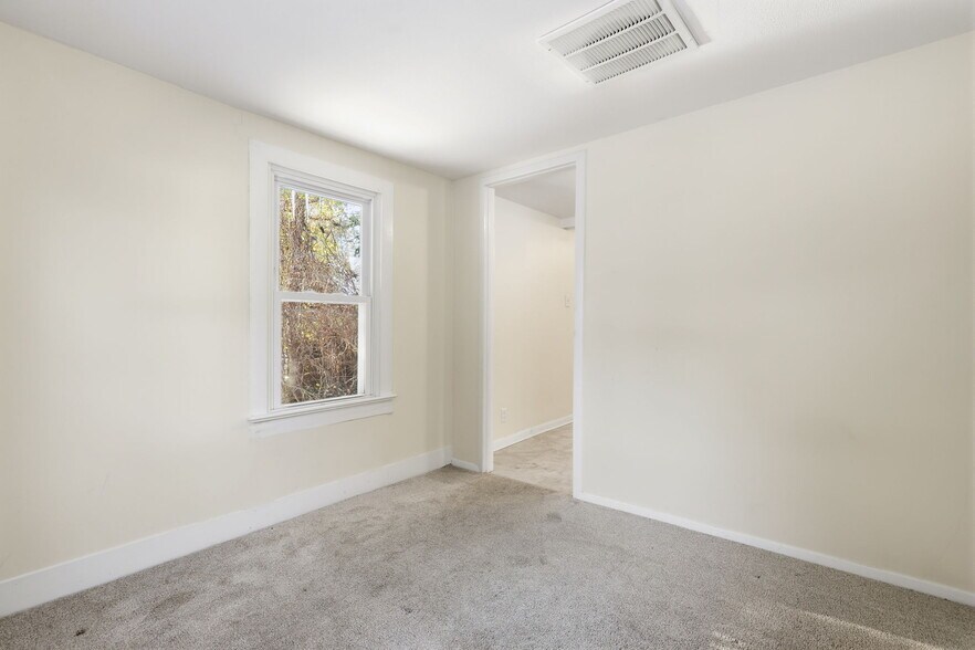 More Photos Of 2695 Main St, Lawrence Apartments For Sale