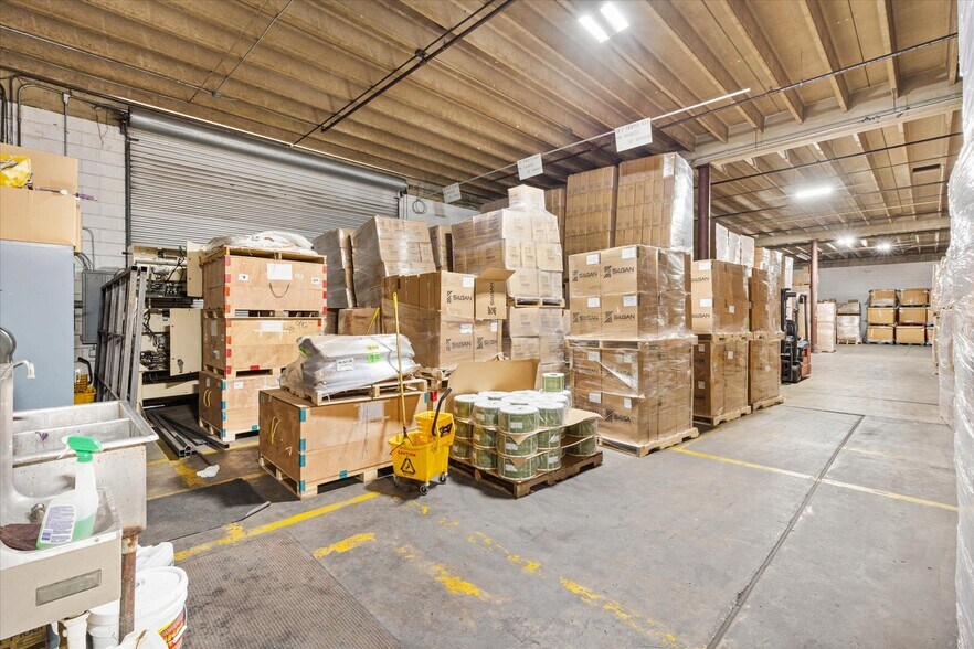 More Photos Of 1103 Thomas Ave, Leesburg Warehouse For Lease