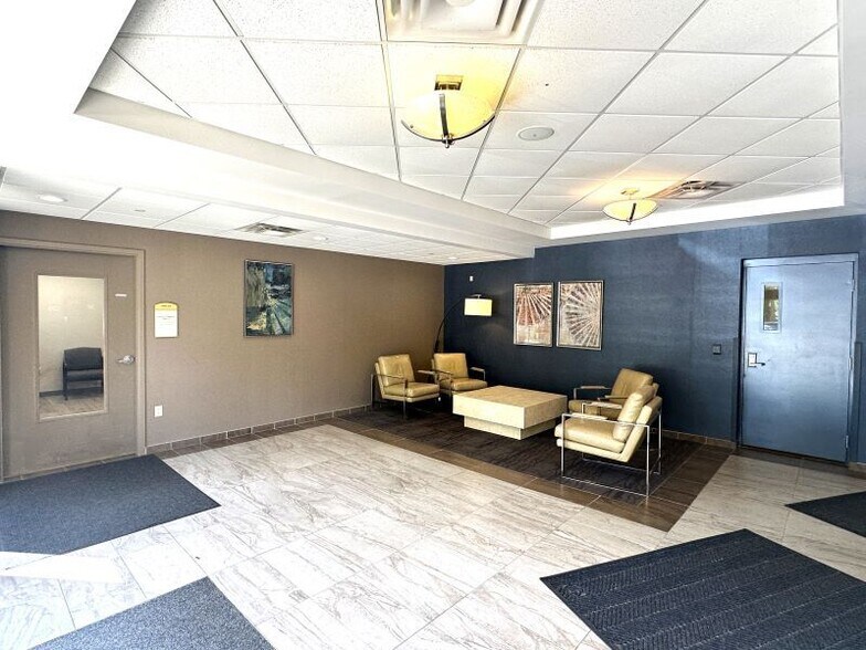 More Photos Of 6601 Centerville Business Pky, Centerville Medical For Lease