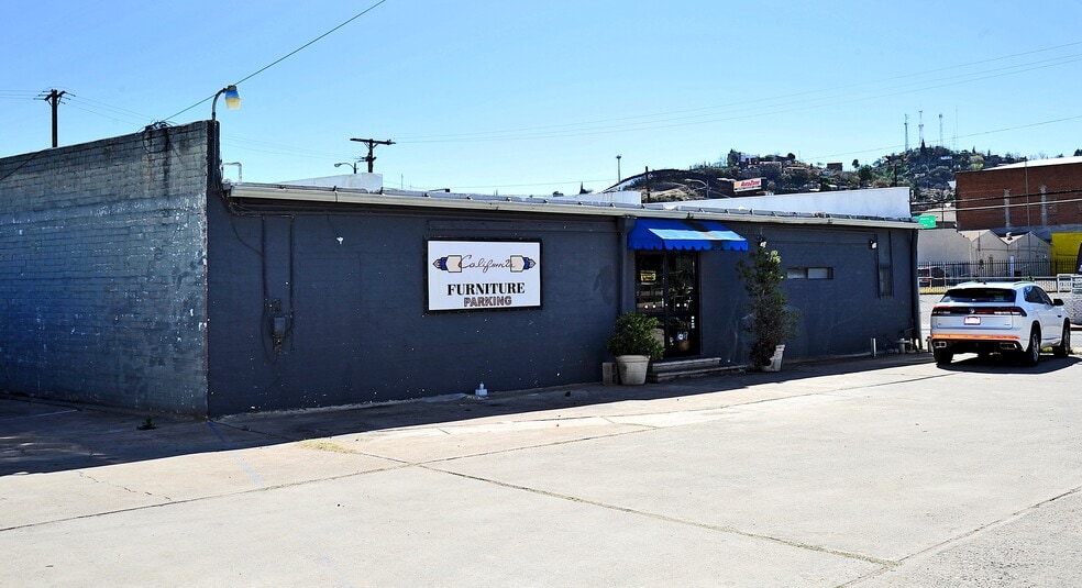More Photos Of 209 N Arroyo Blvd, Nogales Storefront For Sale