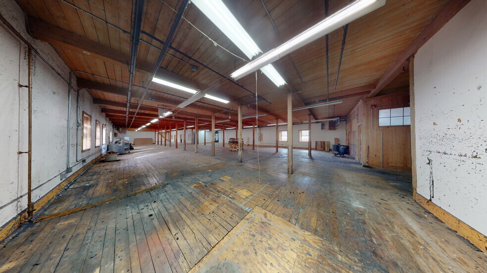 More Photos Of 119 R Foster St, Peabody Warehouse For Lease