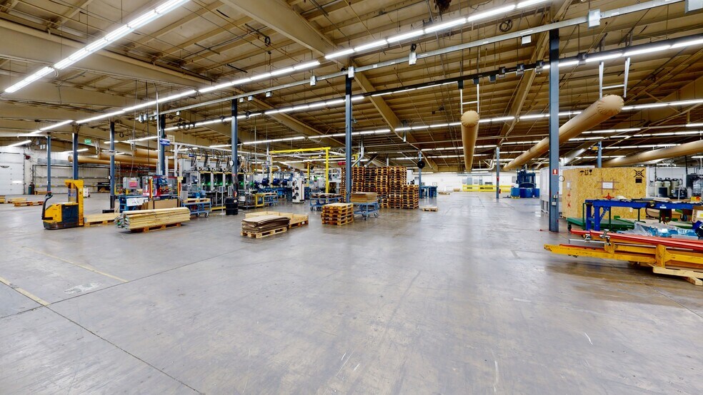 More Photos Of 2051 Riverfork Dr, Huntington Manufacturing For Lease