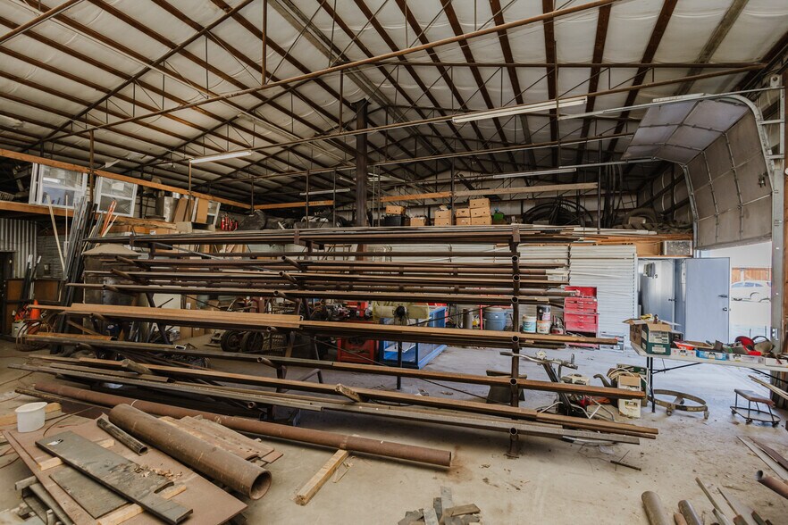 More Photos Of 410 N Commercial Ave, Sedgwick Storefront For Sale