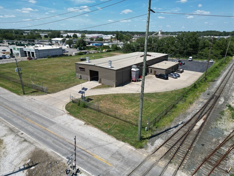 More Photos Of 3650 W Minnesota St, Indianapolis Warehouse For Lease